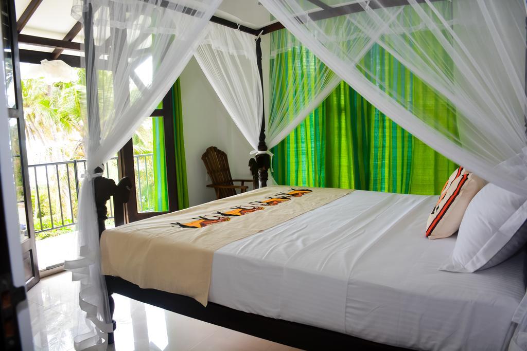 Aura Hotel Unawatuna Exterior photo